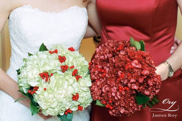 White and red bouquets