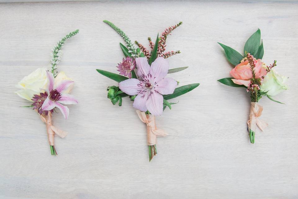 Pastel boutonnieres