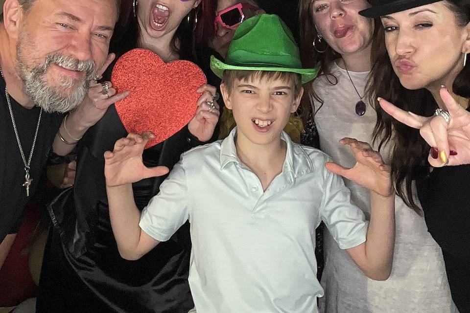 Family celebrates graduation