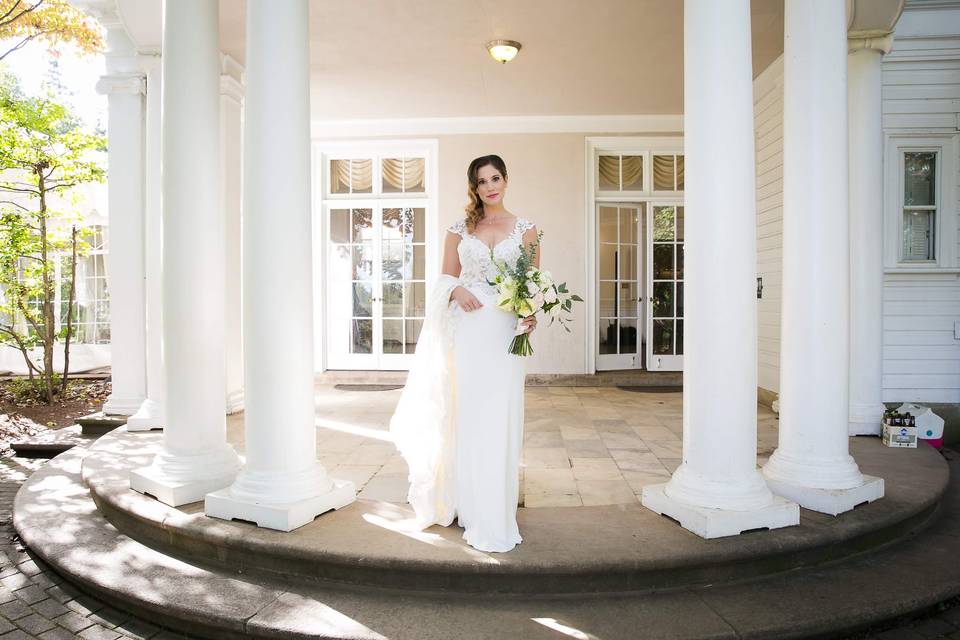 Mansion Portico bridal shot