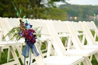 Photo by Kismet PhotographyFlowers by All In The Details