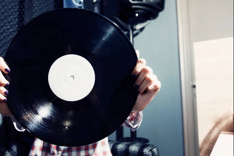Saturn's 8 DJ Services