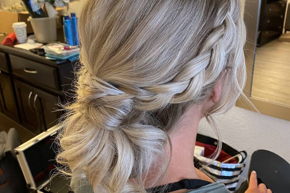 The 10 Best Wedding Hair & Makeup Artists in Champaign, IL - WeddingWire
