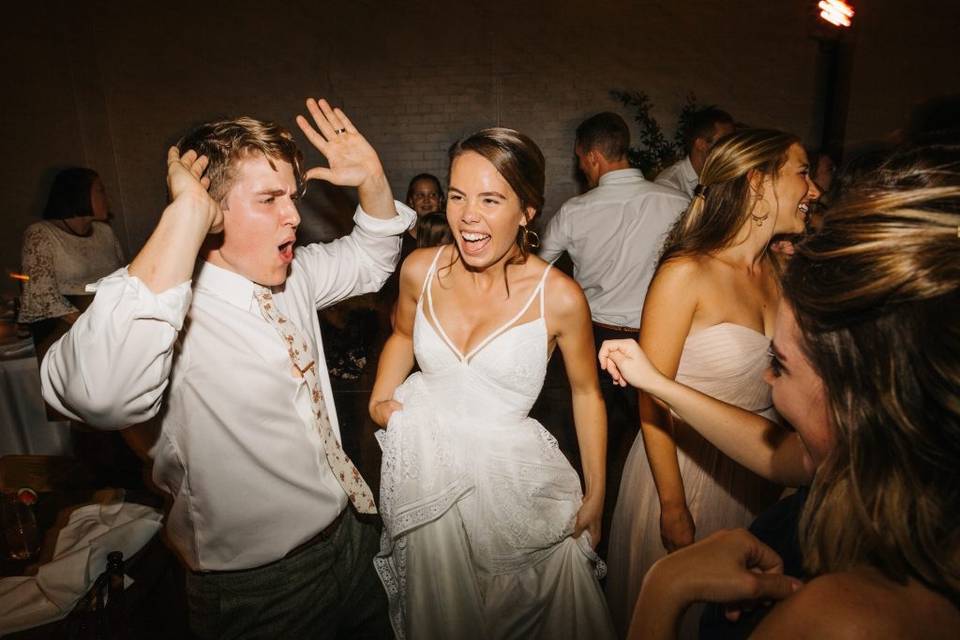 Bride & groom on the dance floor