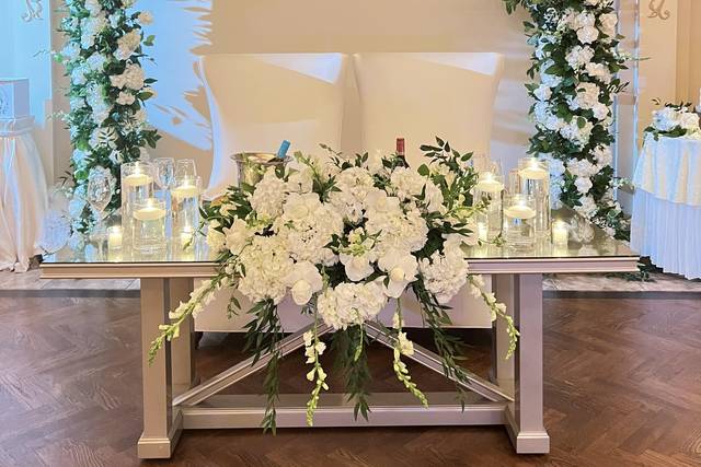 Sweetheart table