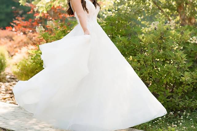 Rina s Bridal Boutique Dress Attire Jackson TN WeddingWire