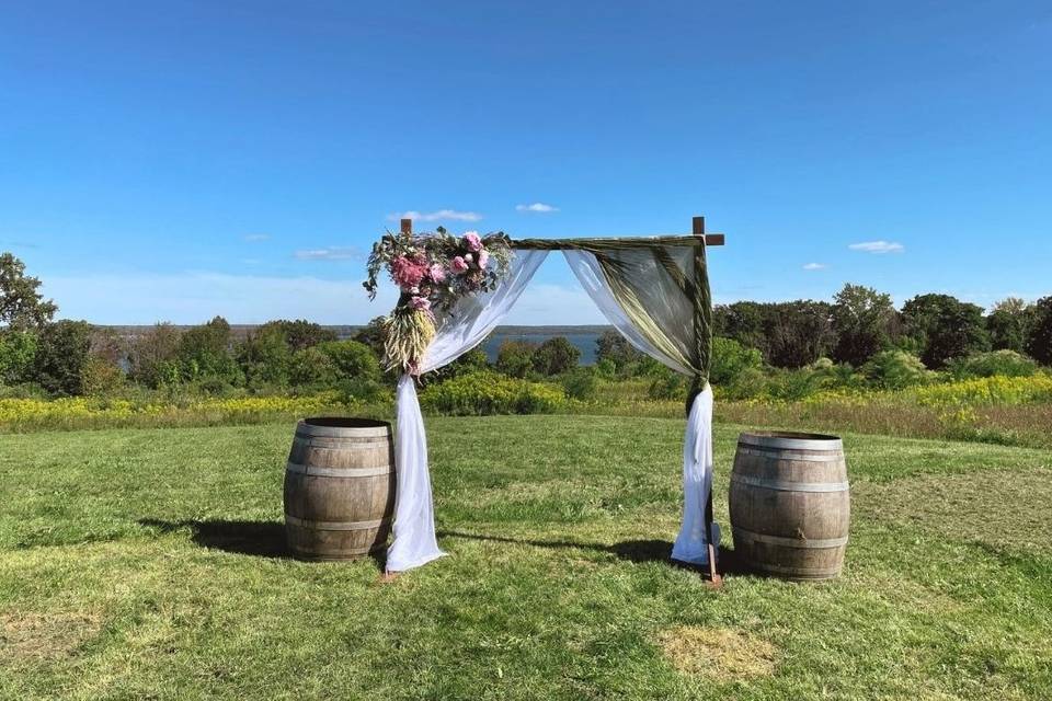 Wedding Arch can be decorated