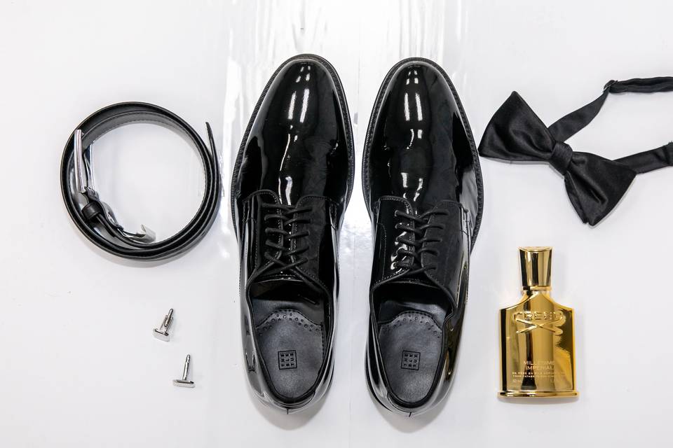 Groom's shoes/accessories