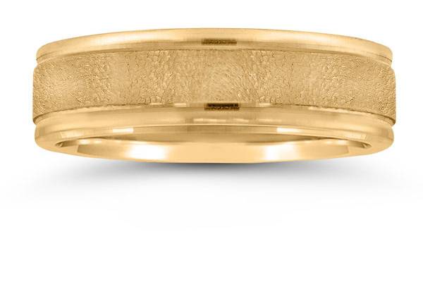 Gold plain wedding ring