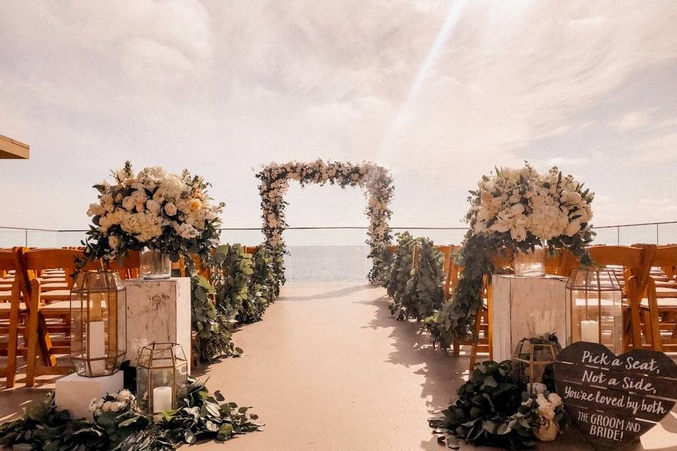 Aisle decor