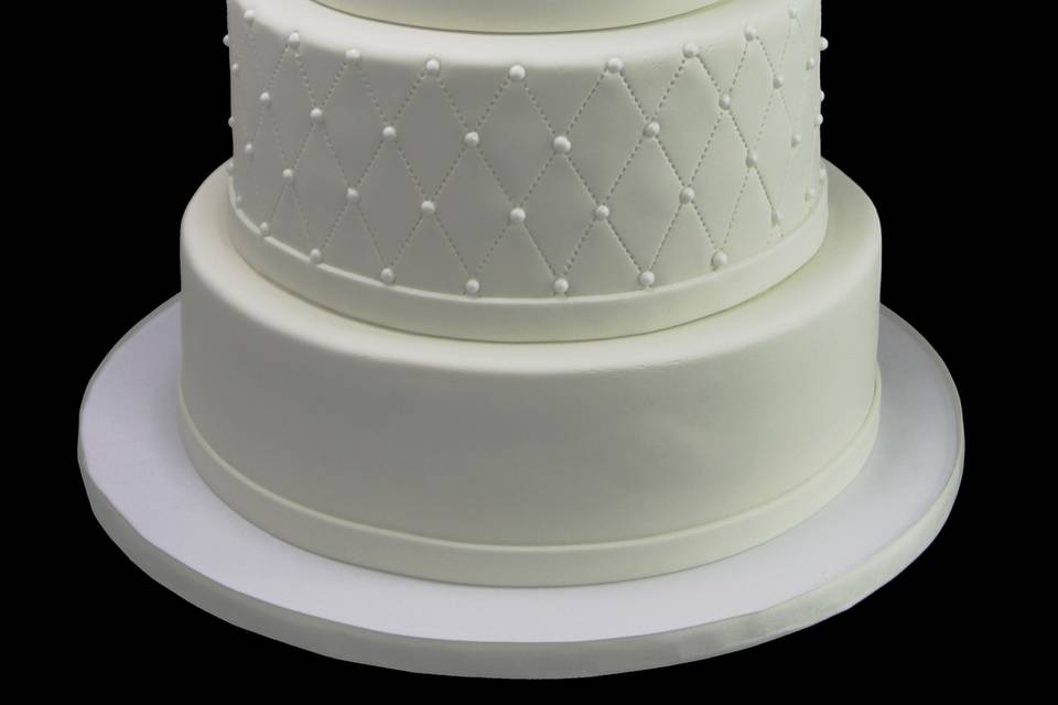 Nude white cake