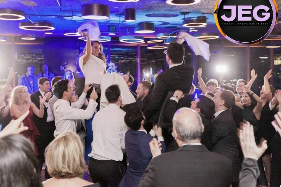 Junior's Entertainment Effect