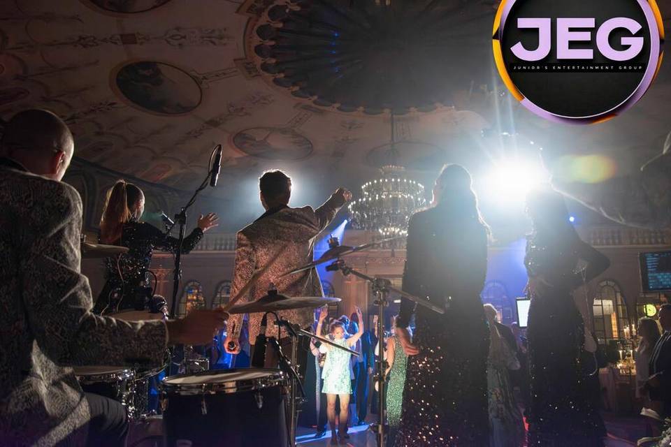 Junior's Entertainment Effect