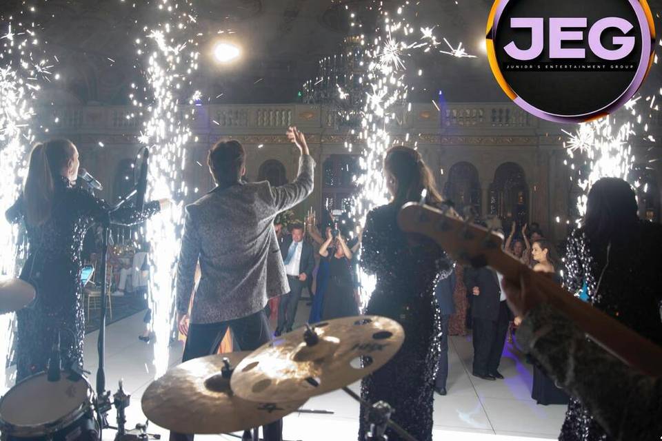 Junior's Entertainment Effect