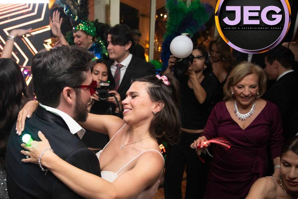 Junior's Entertainment Effect