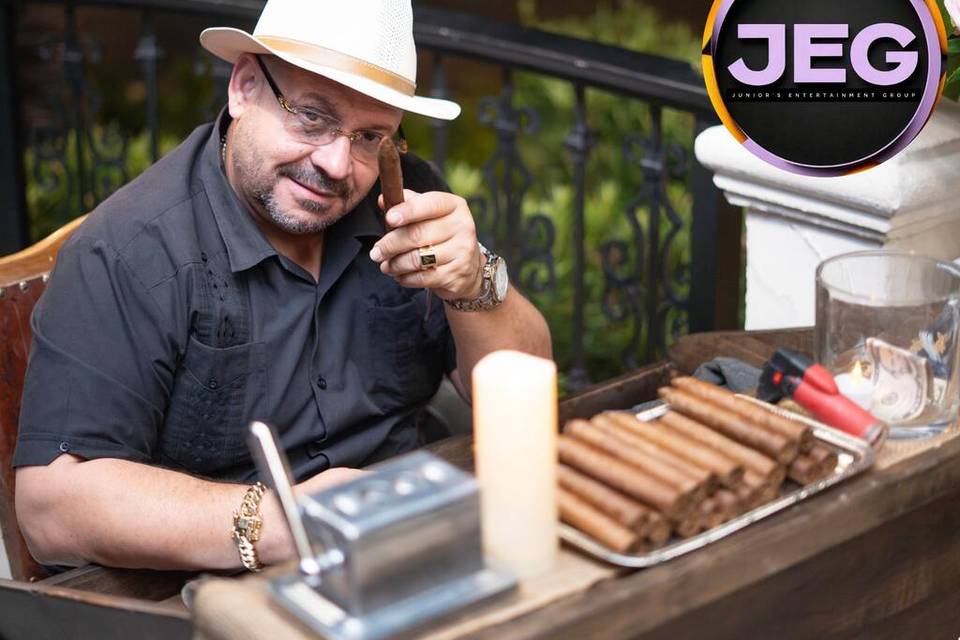 Cigar Roller for Cocktail hour