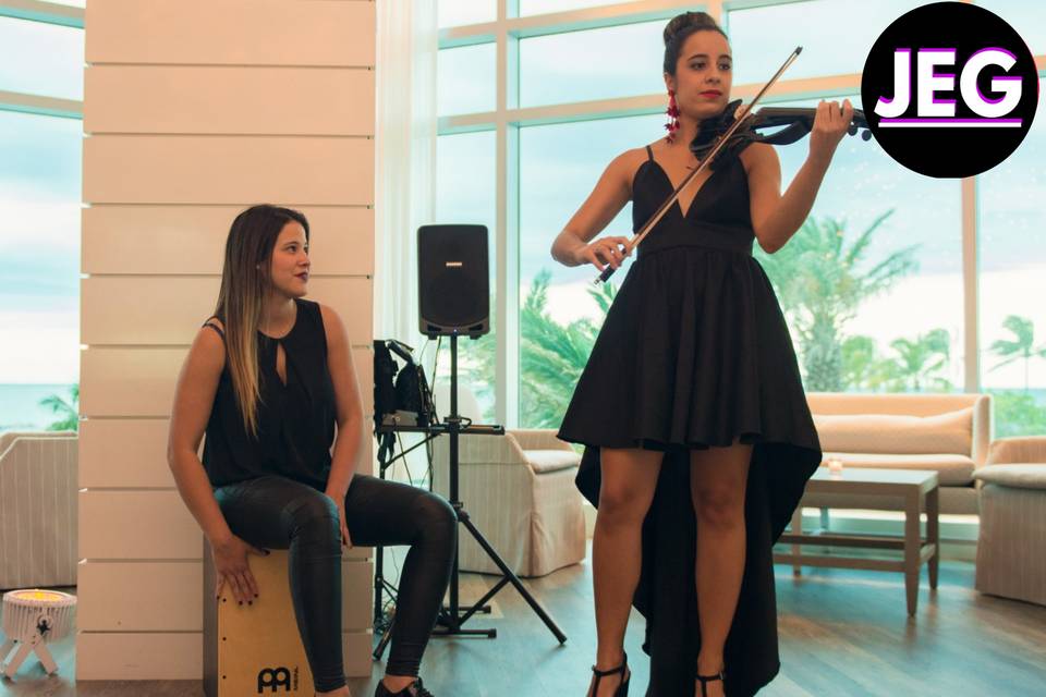 Electric Violinist + Caja Duet