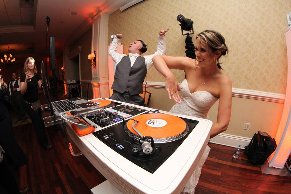 Bride & Groom in Photo Booth