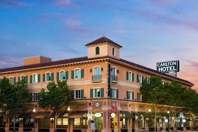 The Carlton Hotel