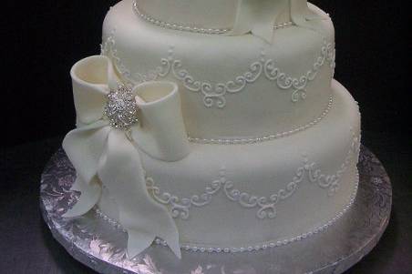 White cakes