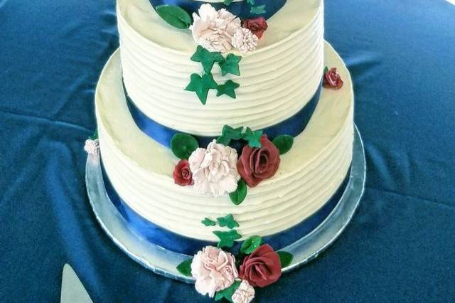 Romantic floral cake