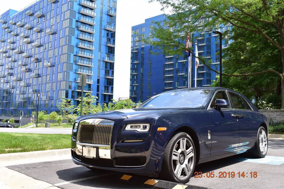 Rolls Royce Ghost - front view