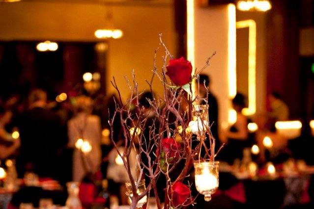 Tables: Mini Tree with candles and roses