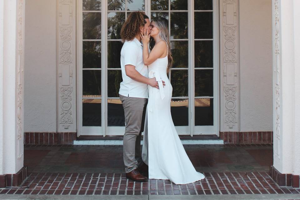 Kissing under an arch
