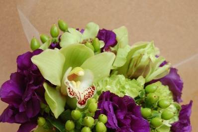 A popular mix orchids and purples