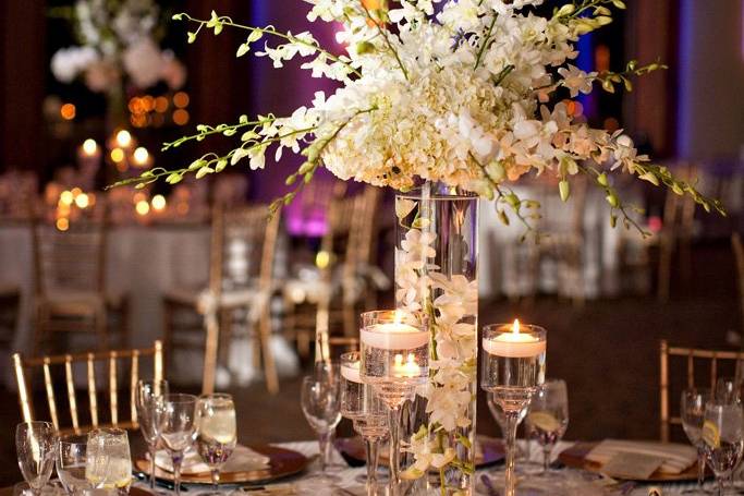 Extravagant table centerpiece