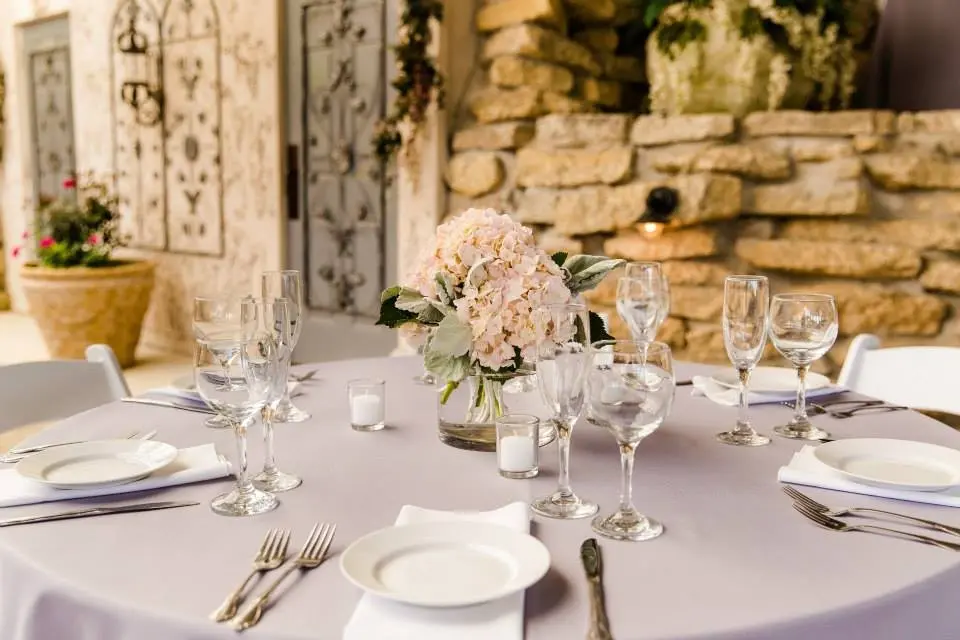 Table setting 