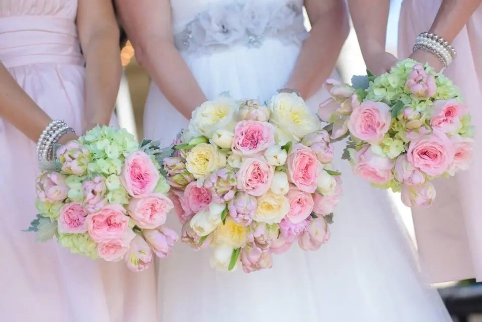 Pastel wedding bouquets 