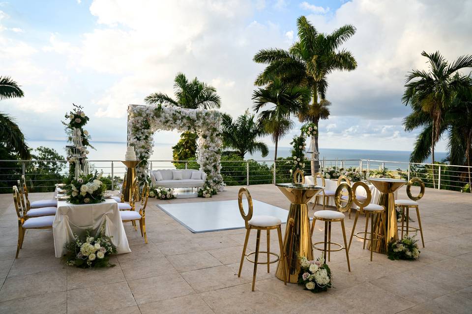 Main Terrace - Gold & White