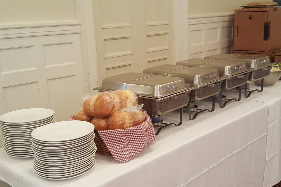 Our meal service is both efficient and attractive enough for any occasion.