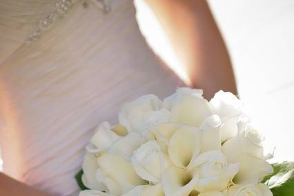 Te bride holding her bouquet