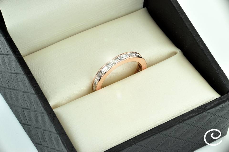 Baguette Eternity band in Rose
