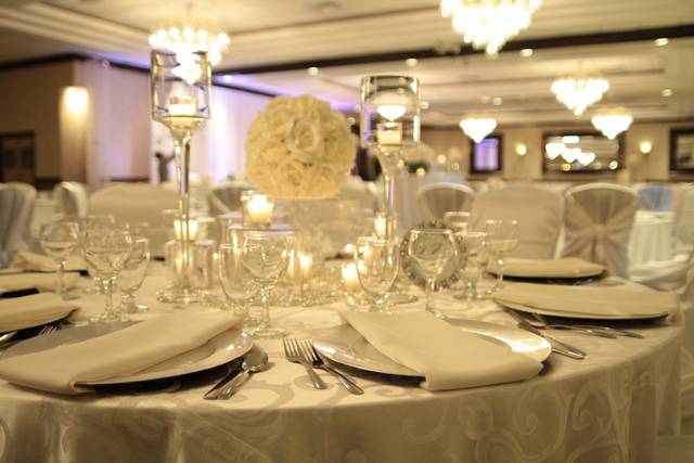 White table settings