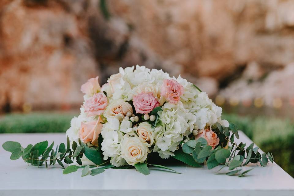 Civil wedding at Vouliagmeni Lake