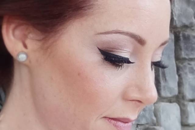 Bold eyes with soft lips