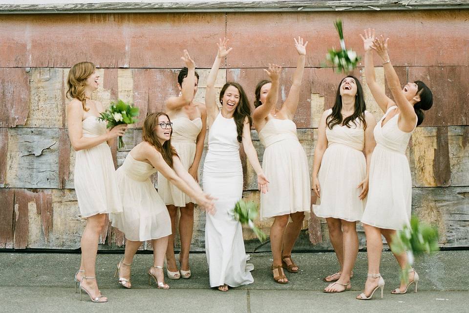 Bridesmaids - Photo: Catherine Abegg Photography