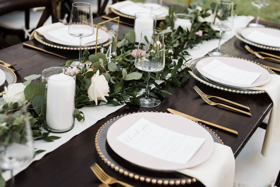 Gorgeous tablescape.