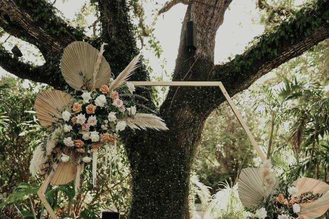 Boho hexagon arch