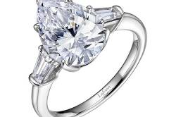 Pear 3-stone Engagement Ring