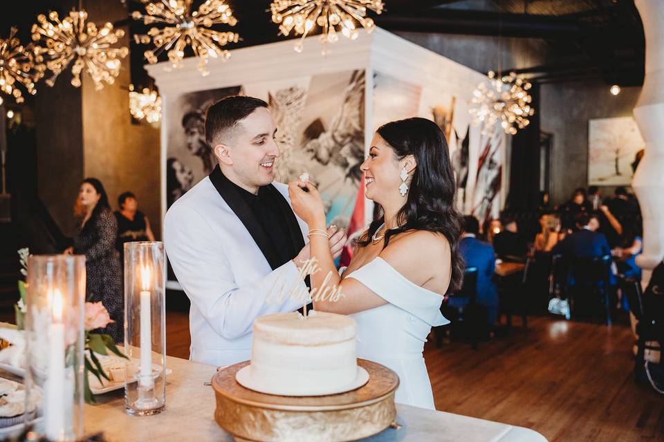 Couple's Cake Cutting