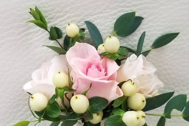 Sweet Souffle Boutonnière