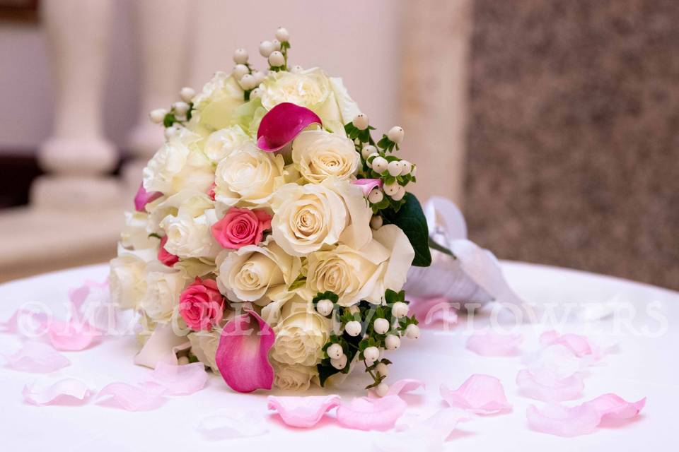 Bride/bridesmaid bouquet