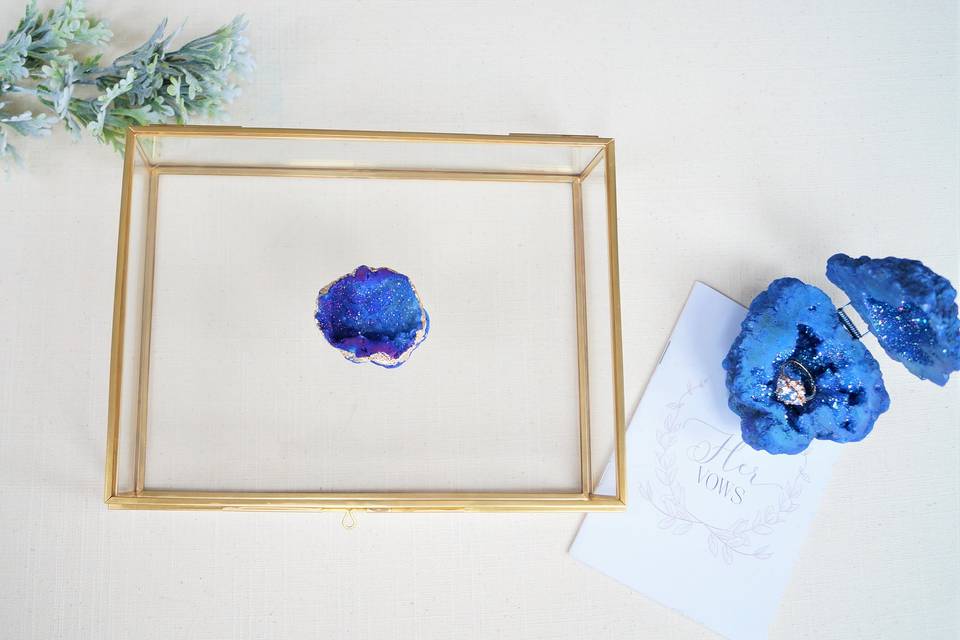 Geode Guest card holder