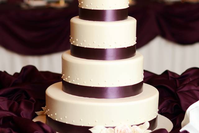 Customized color-themed cake