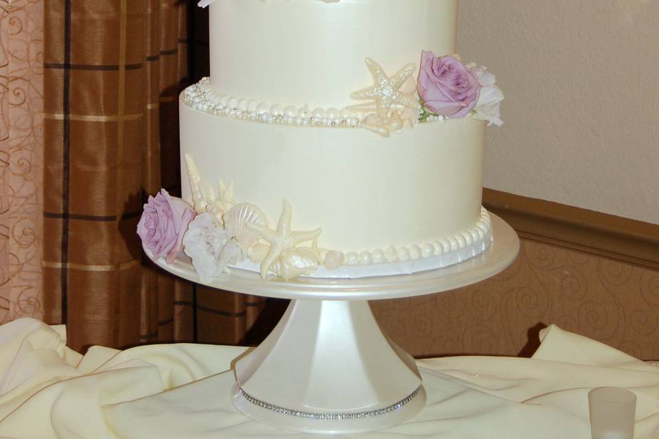Lilac theme wedding cake