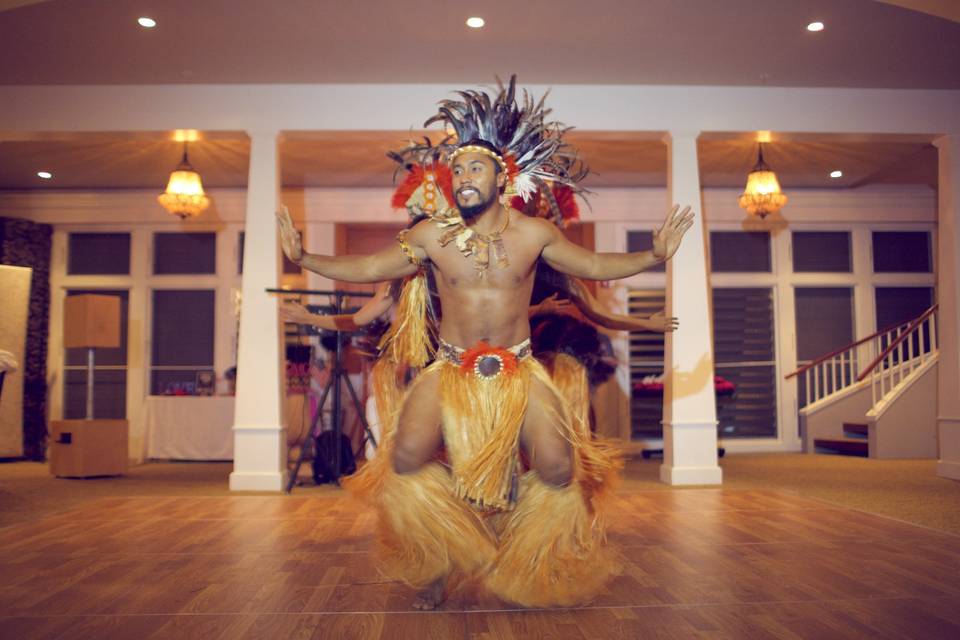 Hawaiian native dancers